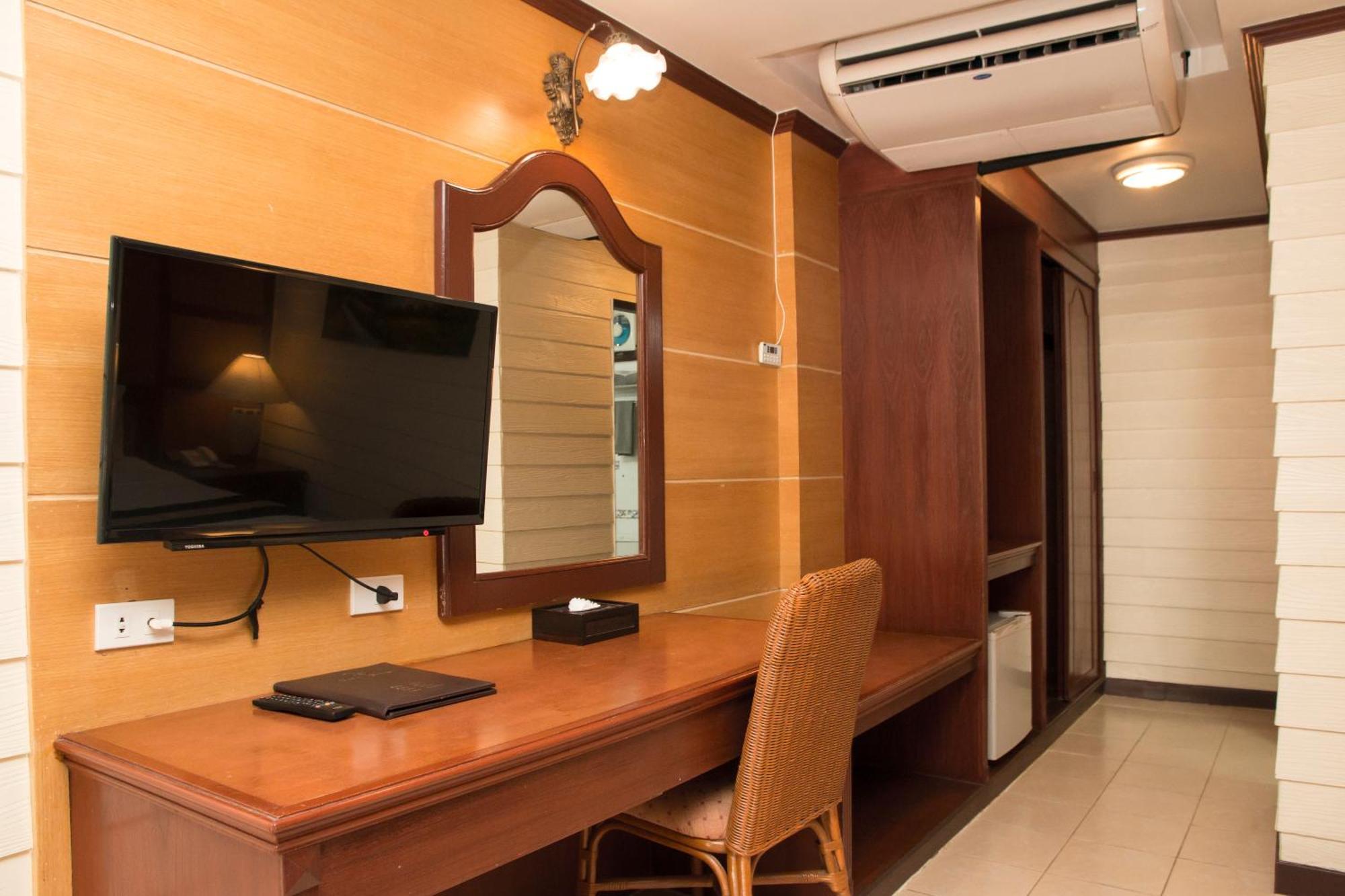 S Lodge Pattaya Formally Sabai Lodge Екстер'єр фото